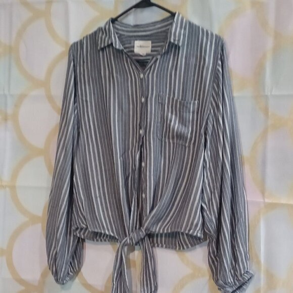 American Eagle Ladies Small Tie Front Striped Blouse Baloon Sleeves GUC - Picture 3 of 9